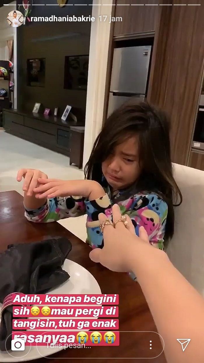Ditinggal Nia Ramadhani ke Jepang Seminggu, Mikhayla Sedih Sampai Menangis Sesenggukan