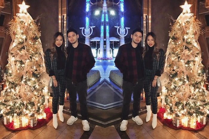 Gaya kompak Kezia dan Adi dengan motif plaid