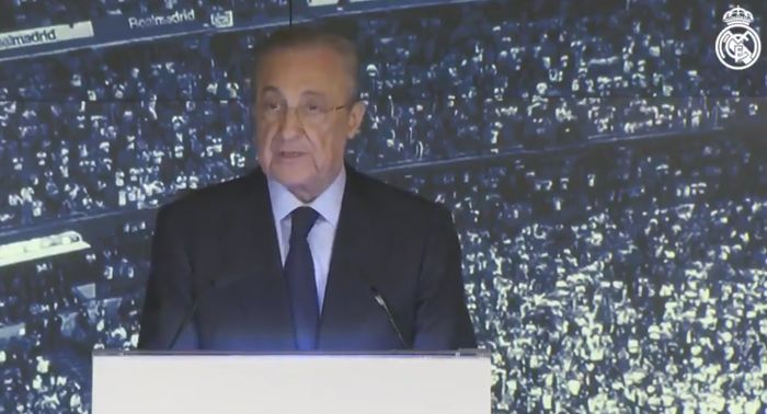 Presiden Real Madrid, Florentino Perez, berbicara dalam konferensi pers yang mengumumkan Zinedine Zidane sebagai pelatih baru El Real.