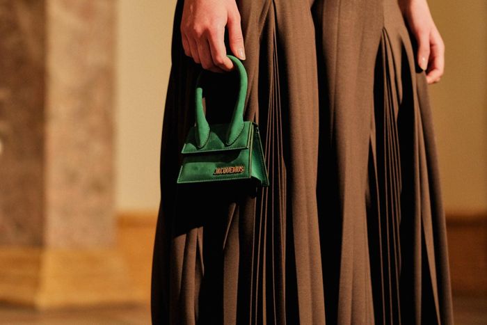 Tas ukuran mini dari Jacquemus