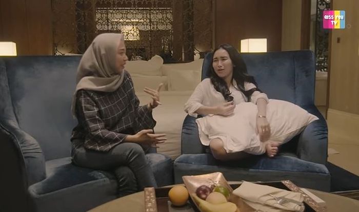 Sahabat Ayu Ting Ting ceritakan masa kehamilan Ayu selepas bercerai dengan mantan suami.
