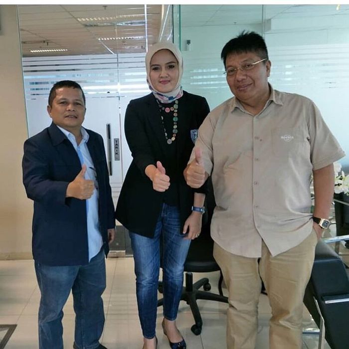 Beredar foto para calon investor Sriwijaya FC pada musim 2019, termasuk salah satunya Gede Widiade (kanan).
