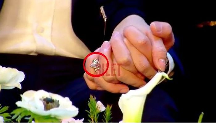 Cincin kawin berlian yang diterima Syahrini dari Reino Barack.