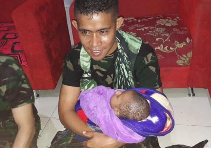 Bayi berhasil diselamatkan dan mendapat pertolongan medis di Puskesmas Sentani