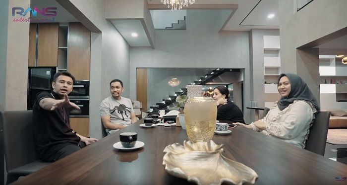 Sahroni bercerita tentang masa lalunya sebagai supir