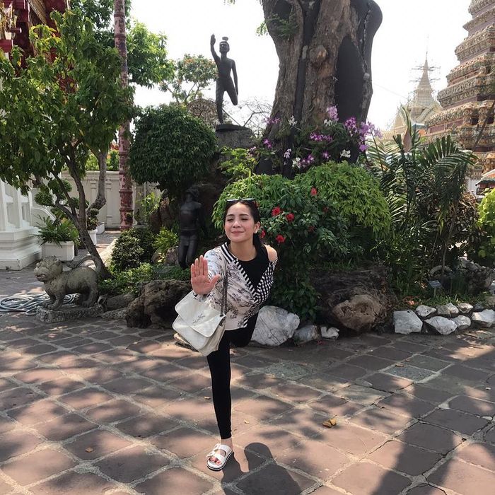 Tampil Sederhana, Nagita Slavina Pakai Tas Puluhan Juta Rupiah Saat Liburan ke Thailand
