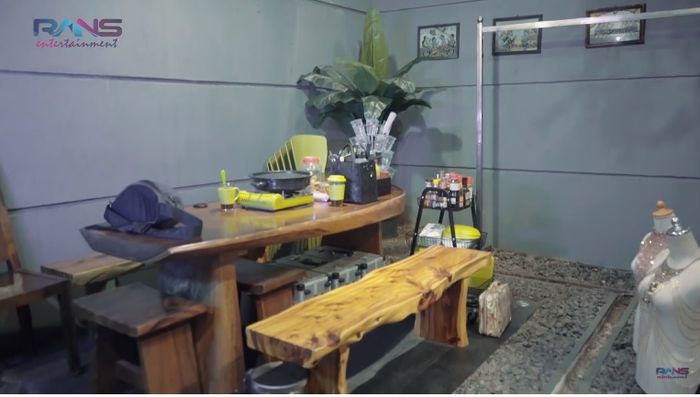 Ruang kerja Soimah
 