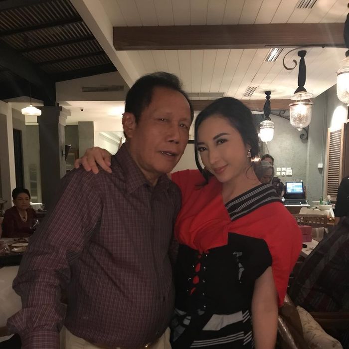 Renny Sutiyoso dan sang ayah