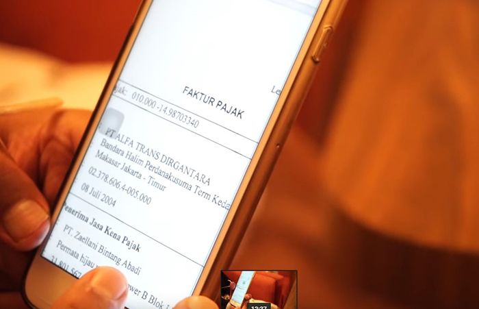 Duduk Ditemani Air Putih, Kebenaran Hubungan Syahrini dan Haji Isam Di Bongkar Hotman Paris