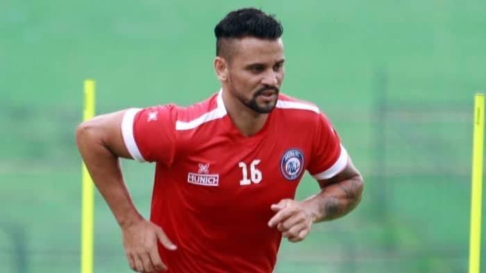 Striker Arema FC asal Brasil, Robert Lima Guimaraes.