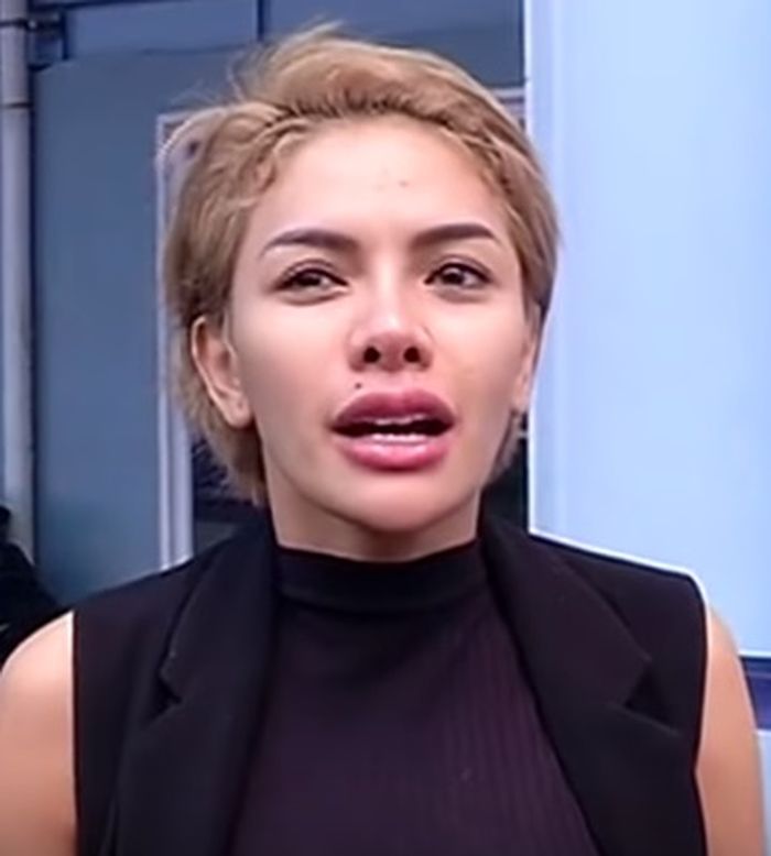 Nikita Mirzani saat menceritakan masa lalunya.
