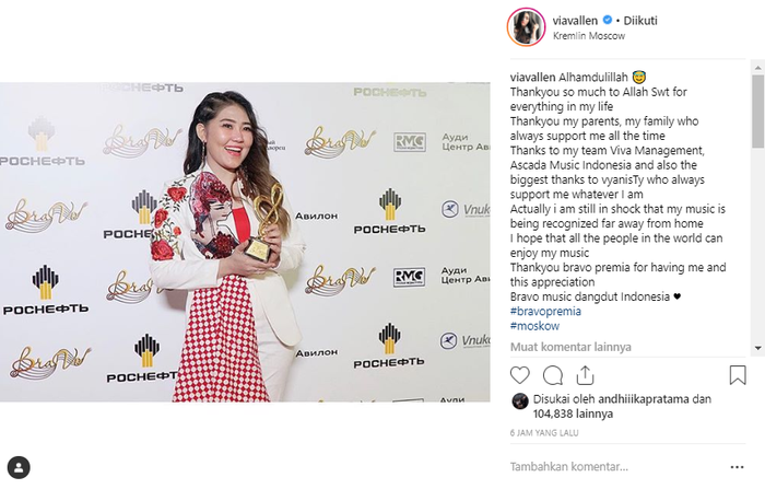 Via Vallen menerima penghargaan BraVo Award 2019 di Rusia