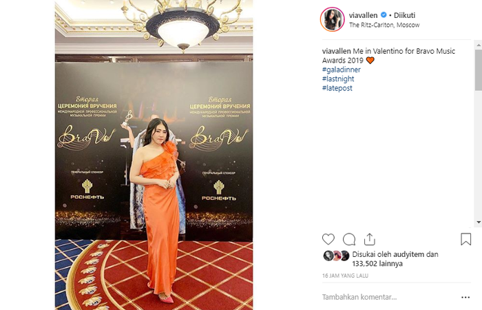 Penampilan Via Vallen saat gala dinner Bravo Award 2019