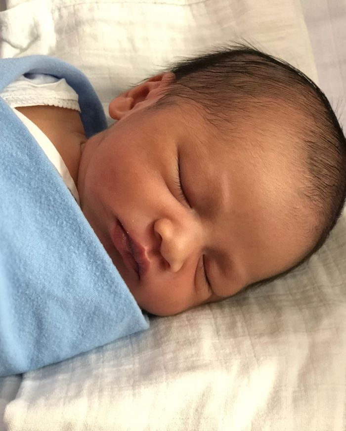 Anak ketiga Intan Nuraini yang diberi nama Elrumi Rahmani Azwan.