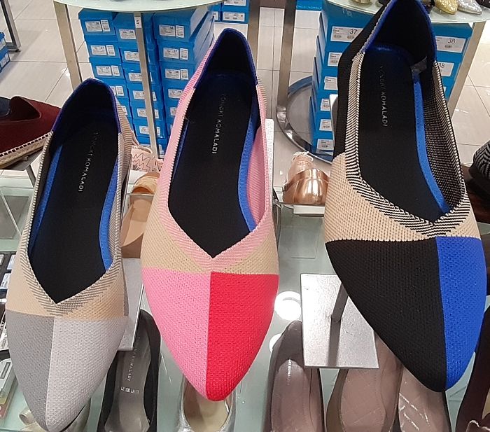 Keren Abis 8 Koleksi  Terbaru Flat Shoes  Yongki Komaladi 