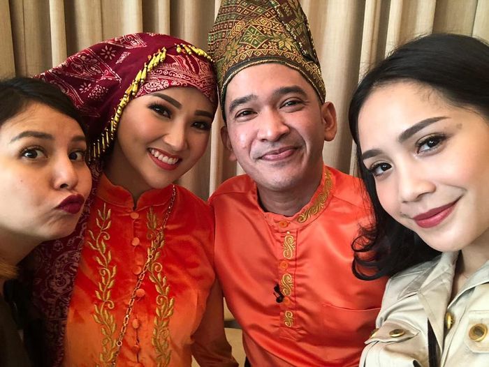 Makeup Nagita Slavina di acara 7 bulanan Sarwendah.