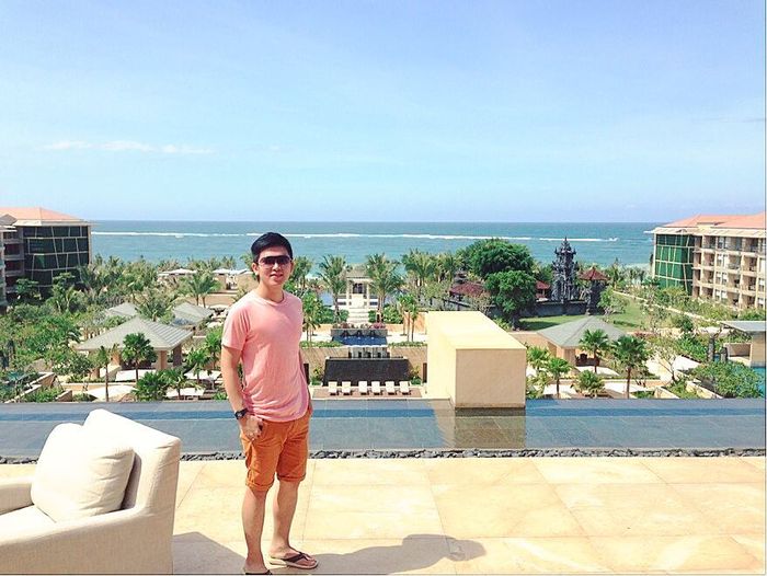 Ervan Surya saat liburan di Nusa Dua, Bali.