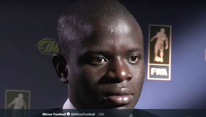 Gelandang timnas Prancis dan Chelsea, N'Golo Kante, tidak tertarik dengna rumor diinginkan Zinedine Zidane di Real Madrid.