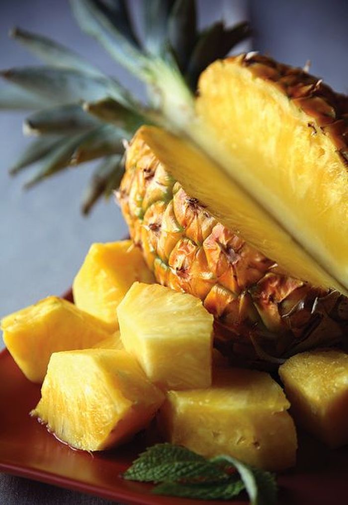 Tidak banyak yang Tahu! Ini 5 Buah-Buahan yang Mampu Membuat Kulit Sehat dari Dalam - Nanas