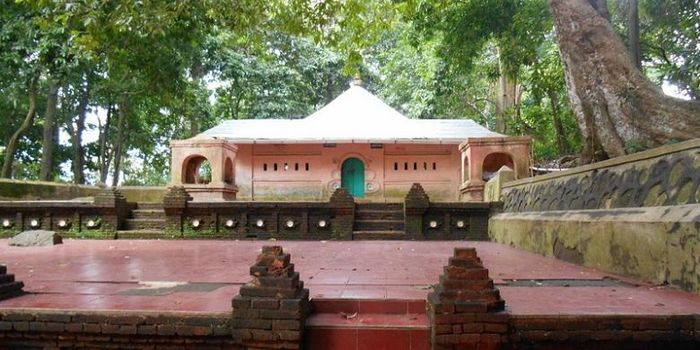 Isra Miraj 2019: Mengenal Tradisi Rajaban di Cirebon, Ziarah ke Makam Para Pangeran Keraton Kasepuhan Setiap Tanggal 27 Rajab