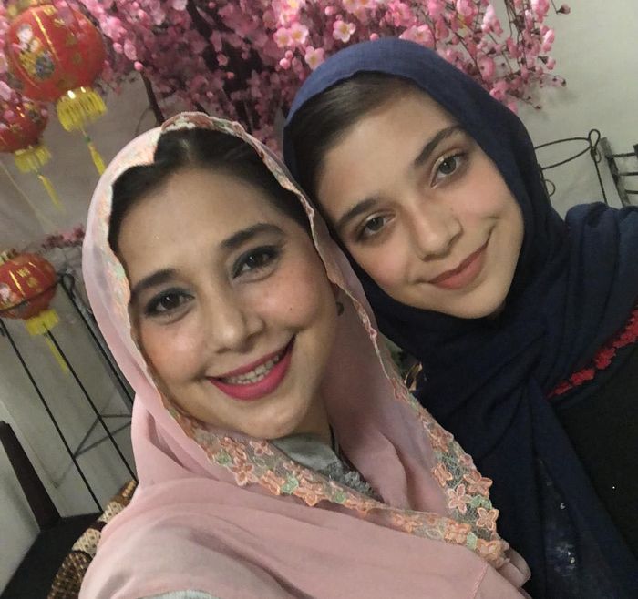 Ayu Azhari & Isabel Tramp 