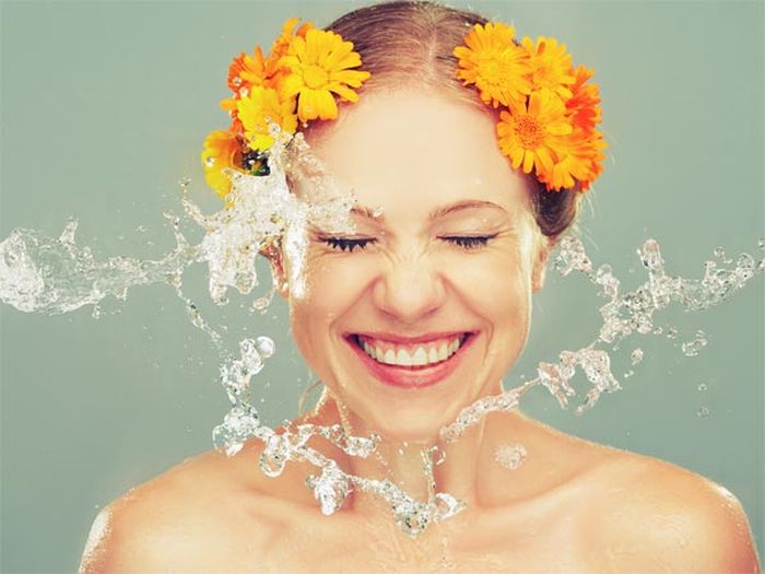Sebelum Usia 30 Tahun, Ini Perawatan yang Wajib Dilakukan Agar Tetap Awet Muda! - Facial Mist