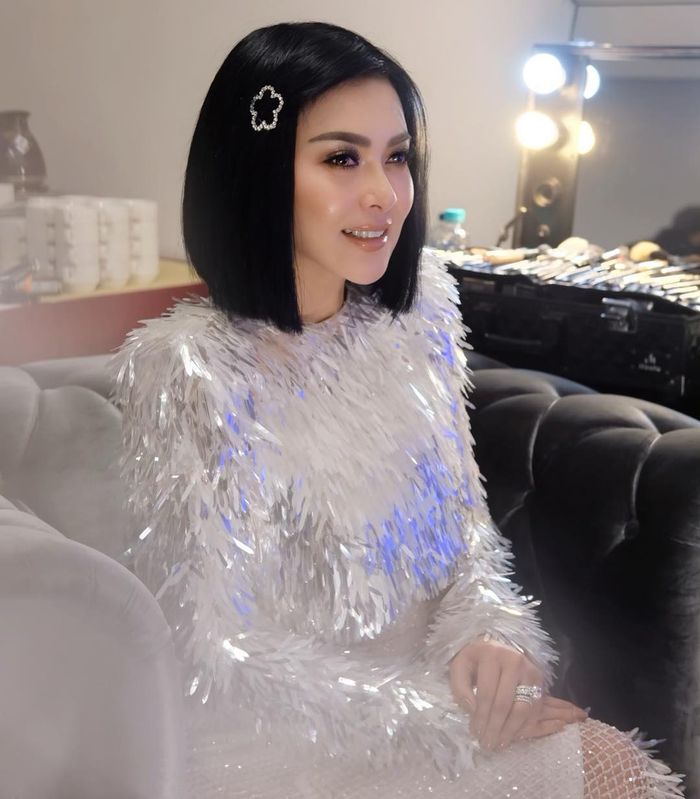 Tanpa Foundation, Syahrini Pamer Riasan Flawless dan Glowing, Netizen