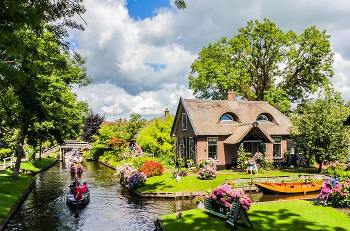 Desa Giethoorn, Belanda