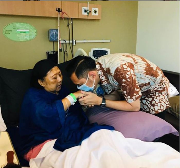 Temani Makan Hingga Cium Tangan Ani Yudhoyono, Unggahan Ibas Yudhoyono Banjir Doa Dari Warganet