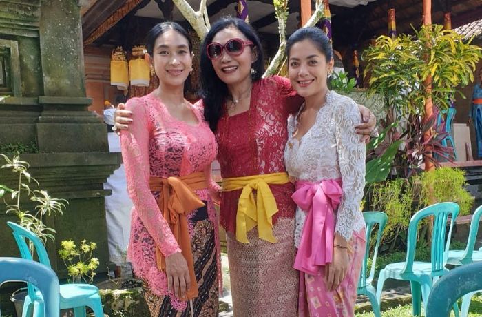 Happy Salma dan Lulu Tobing