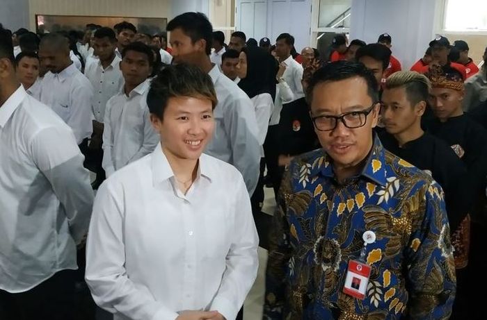 Menpora, Imam Nahrawi saat bersama mantan pemain bulu tangkis nasional Liliyana Natsir (kiri).