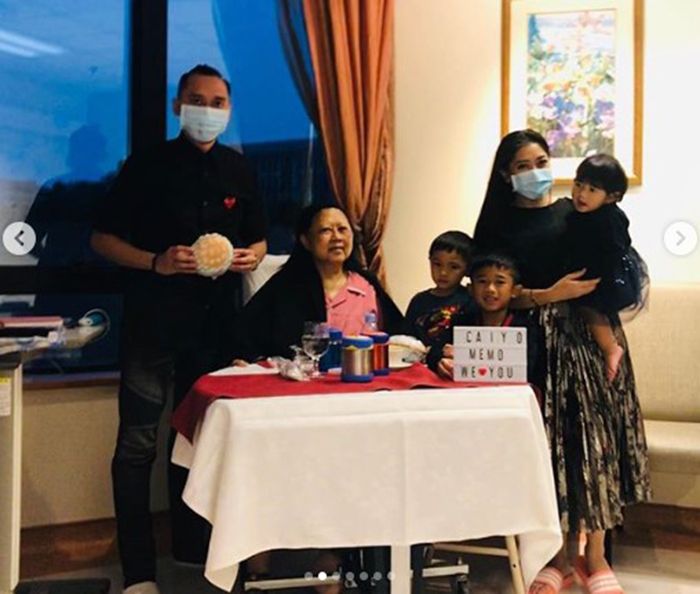 Temani Makan Hingga Cium Tangan Ani Yudhoyono, Unggahan Ibas Yudhoyono Banjir Doa Dari Warganet
