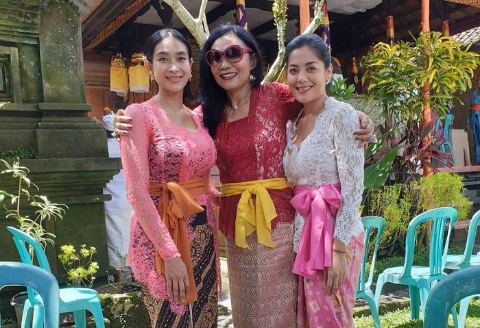 Lulu Tobing Hadir di Acara Otonan Putra ke-2 Happy Salma