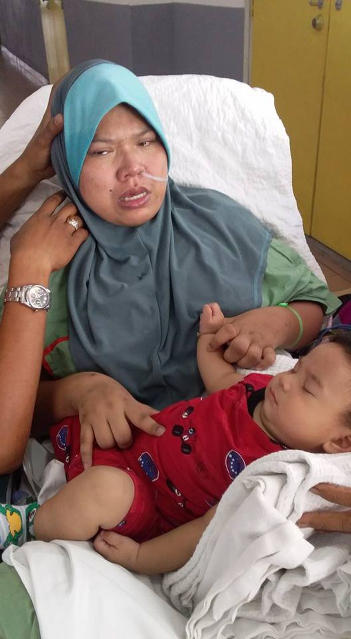 Nur Fadila akhirnya merasakan sentuhan bayinya untuk pertama kalinya setelah mengalami koma selama lima bulan pasca melahirkan.