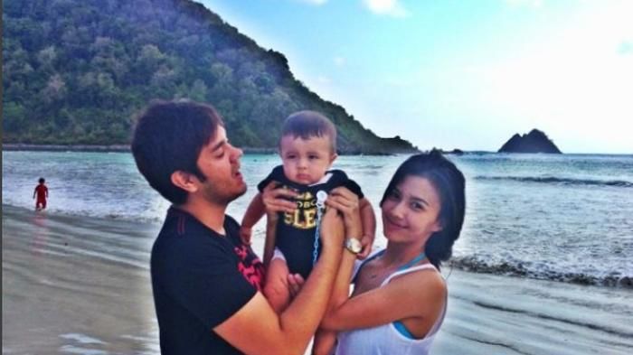 Irena Justine dan keluarganya