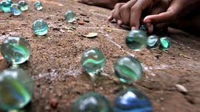Melatih fokus dan ketepatan berpikir dan bertindak.