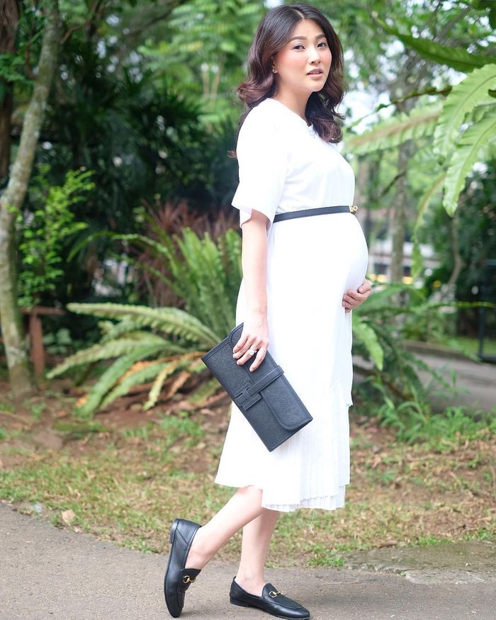 Inspirasi Gaya Foto Hamil - gaya selfie kekinian