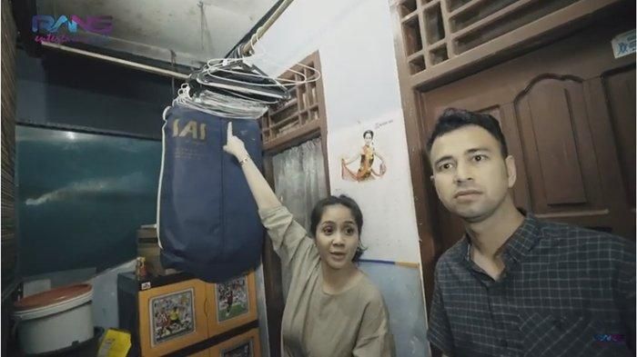 Bagian teras atau depan kosan Merry asisten Raffi Ahmad