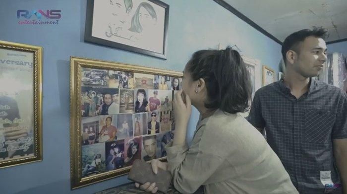 Raffi Ahmad dan Nagita Slavina tampak antusias melihat setiap sudut kosan Merry