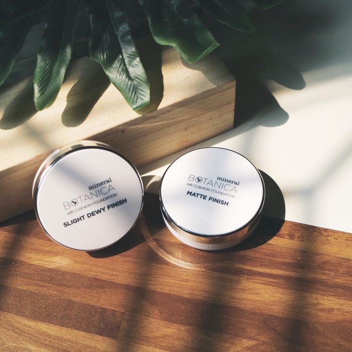 5 Rekomendasi Cushion Foundation Dewy untuk Hasil Wajah Flawless dan