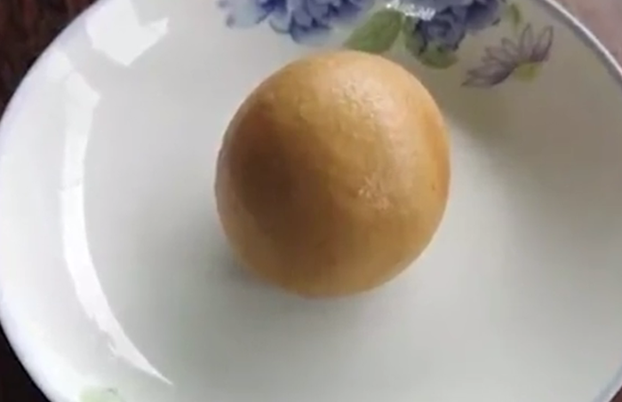 Benda tersebut ternyata adalah empedu ayam unggas.
