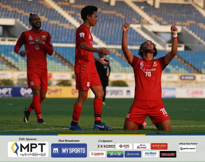 Sukacita Hedipo Gustavo (70) seusai mencetak gol untuk Shan United ke gawang Magway FC pada lanjutan Liga Myanmar 2019, 7 April 2019. 