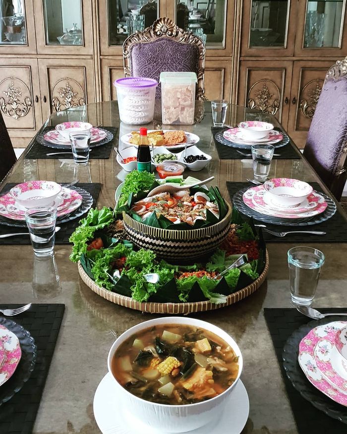 Menu makan siang Mayangsari