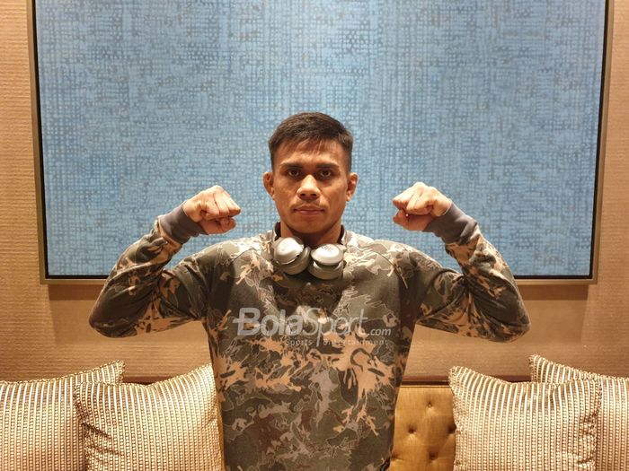 Atlet ONE Championship asal Indonesia, Eko Roni Saputra, berpose di Nuwa Hotel, City of Dreams Manila, Filipina, Selasa (9/4/2019).