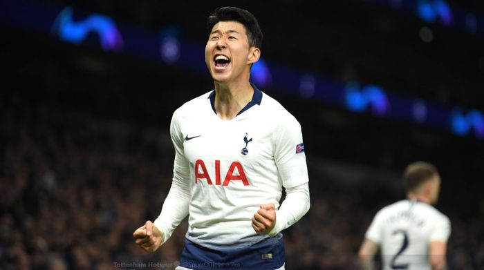 Penyerang sayap Tottenham Hotspur, Son Heung-Min, merayakan golnya ke gawang Manchester City pada leg pertama perempat final Liga Champions, Rabu (10/4/2019) di Stadion Tottenham, London.