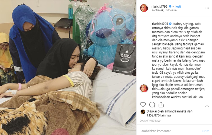 Ria Ricis menjenguk Audrey di rumah sakit