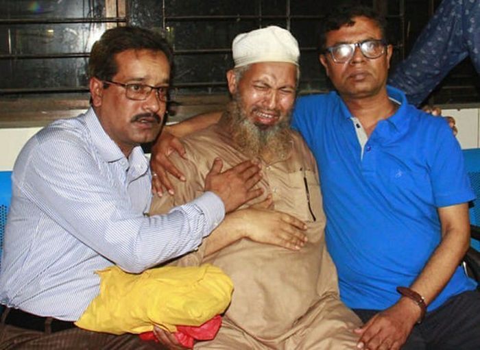 Ayah korban menangis sejadi-jadinya usai anaknya meninggal