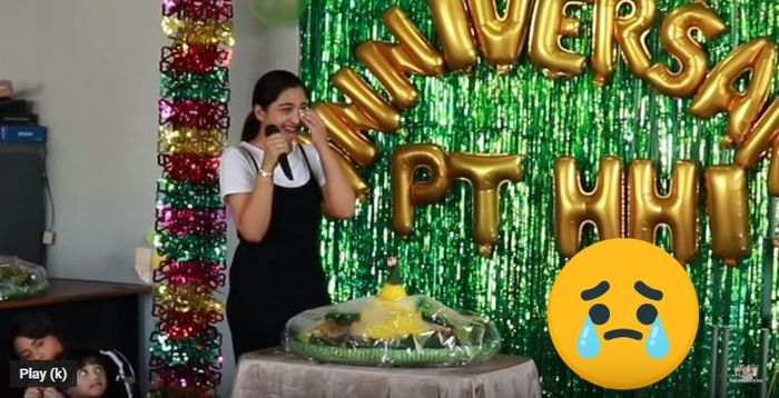 Ashanty menangis saat menceritakan susahnya perjuangannya bersama para karyawannya merintis usaha