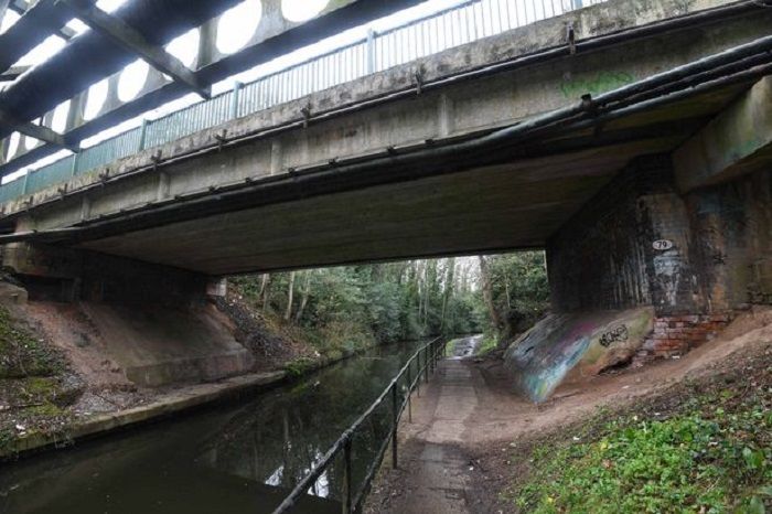Jembatan tempat pelaku melemparkan kekasihnya karena cemburu
