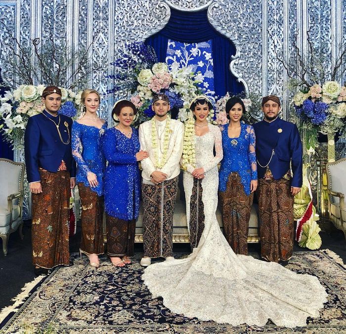 Halimah tampil anggun bersanggul Jawa